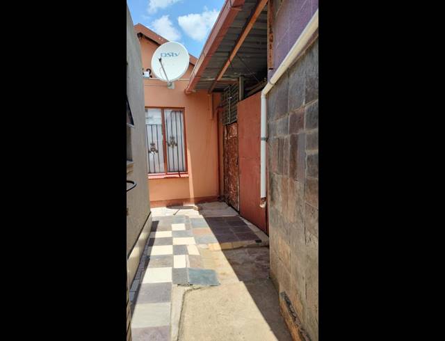 3 BEDROOM HOUSE FOR SALE IN CHIAWELO